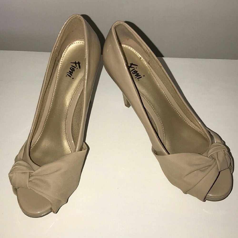 FIONI PEEP TOE PUMPS